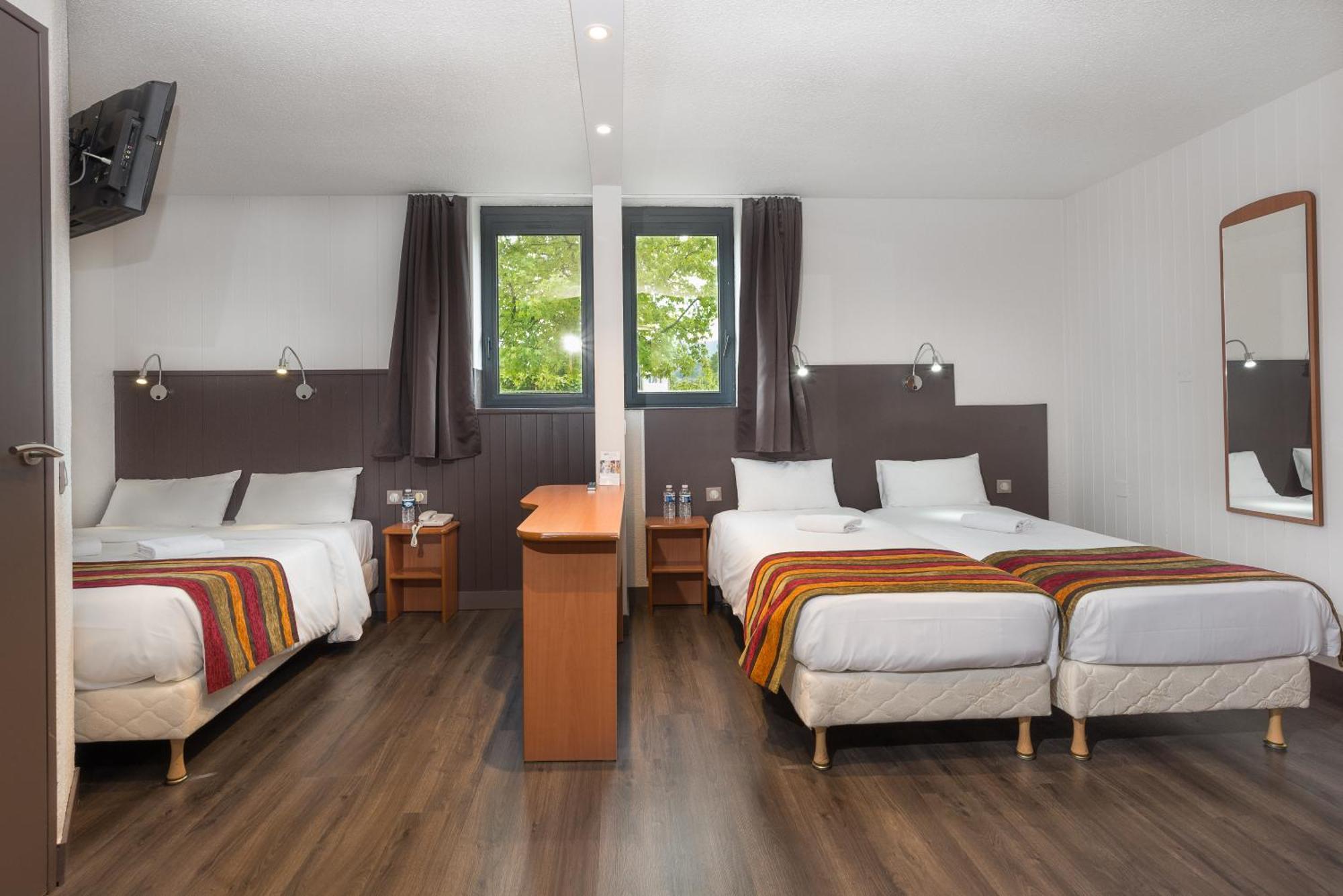 Brit Hotel Chambery Bagian luar foto