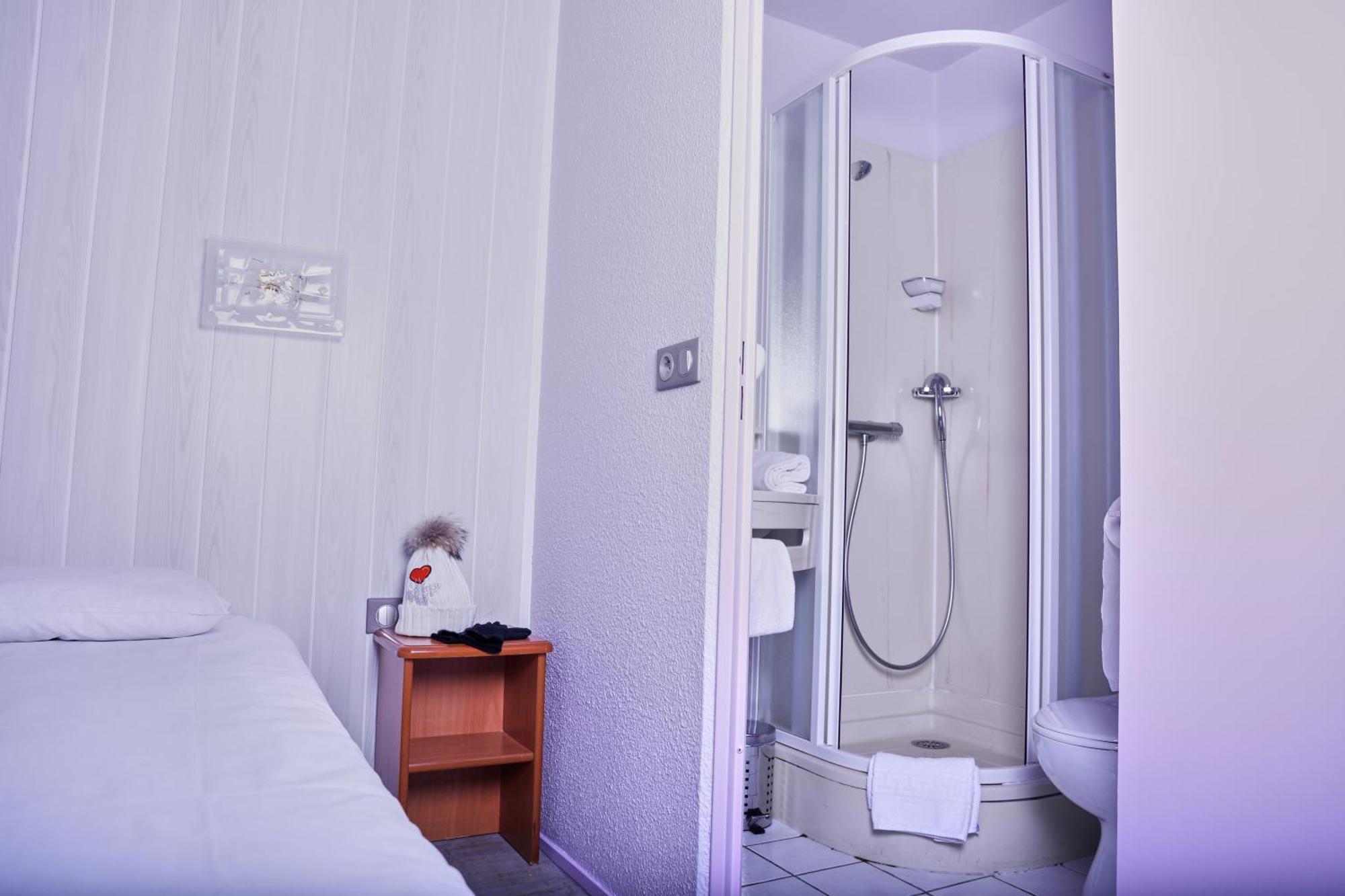Brit Hotel Chambery Bagian luar foto