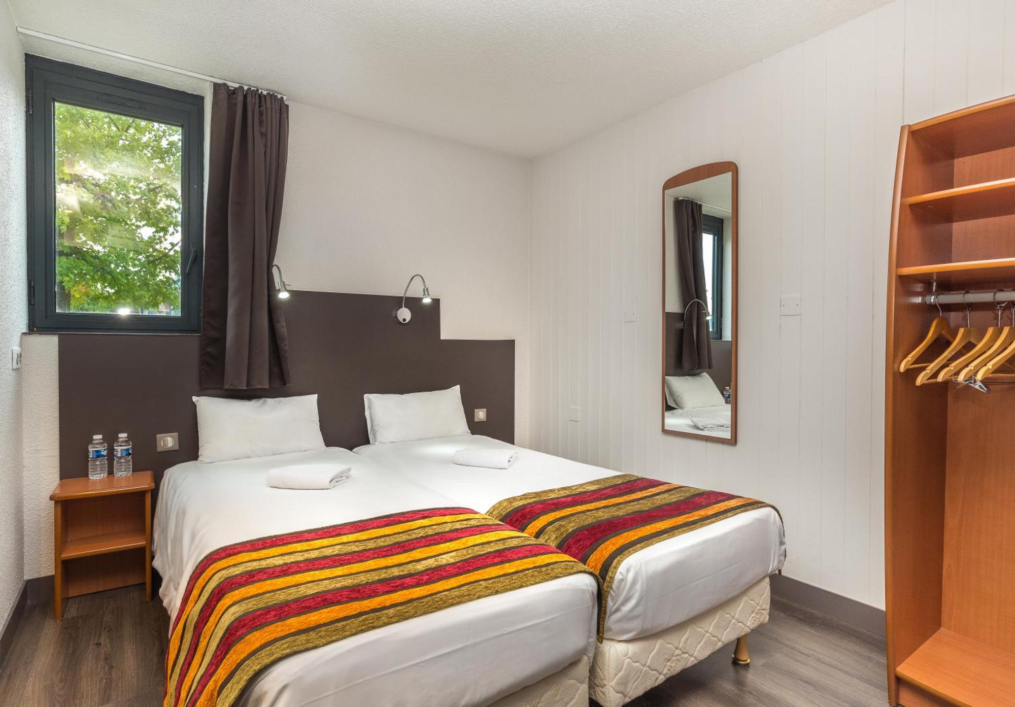 Brit Hotel Chambery Bagian luar foto
