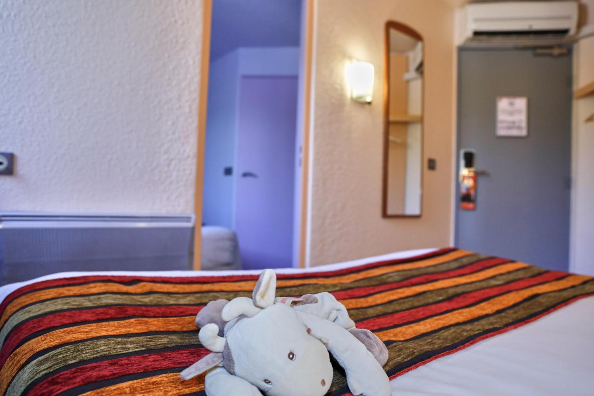 Brit Hotel Chambery Bagian luar foto