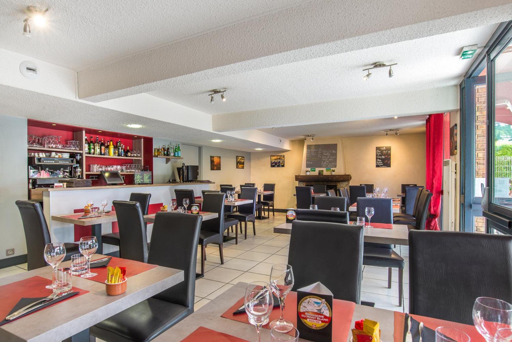 Brit Hotel Chambery Bagian luar foto
