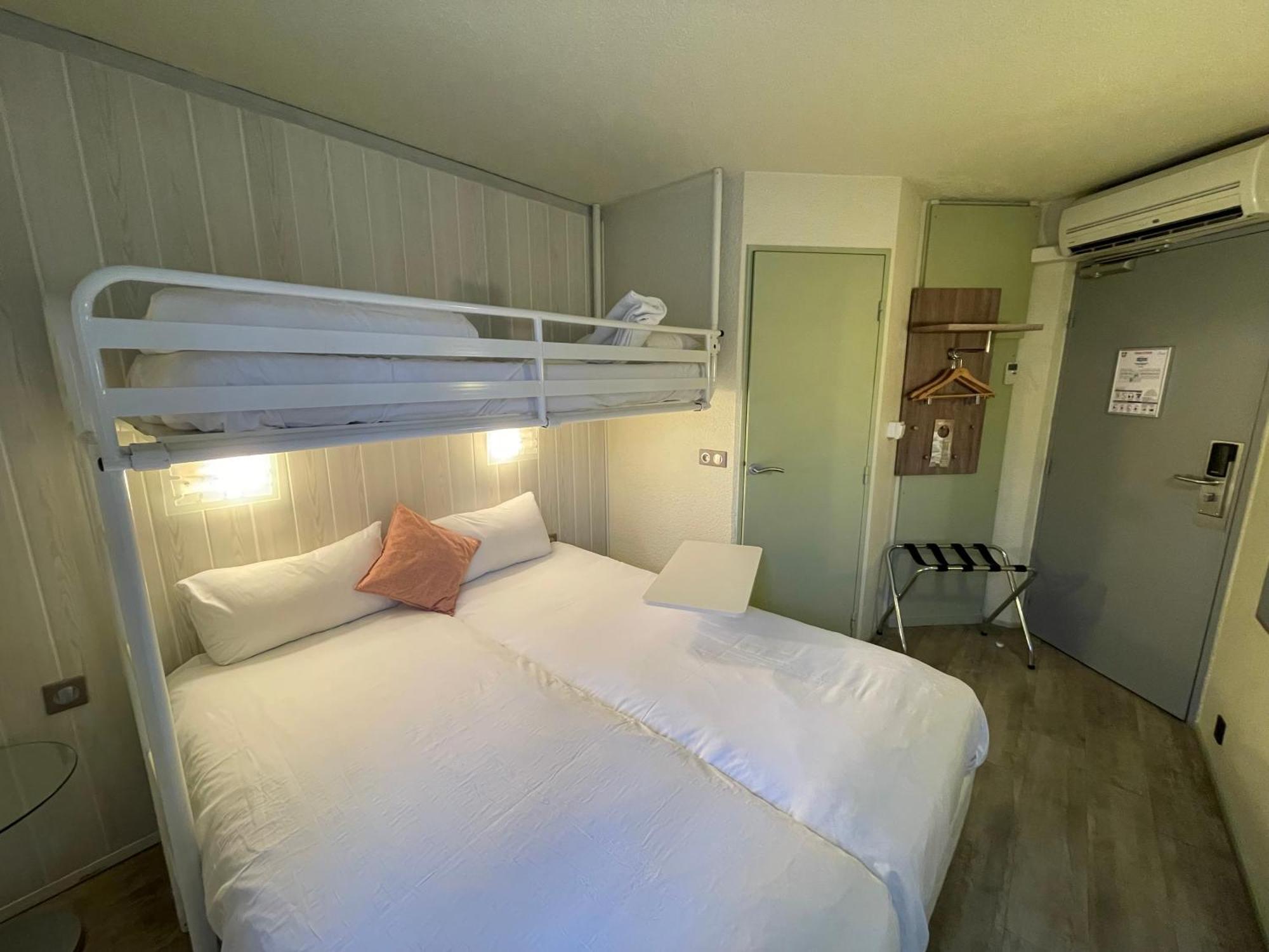 Brit Hotel Chambery Bagian luar foto