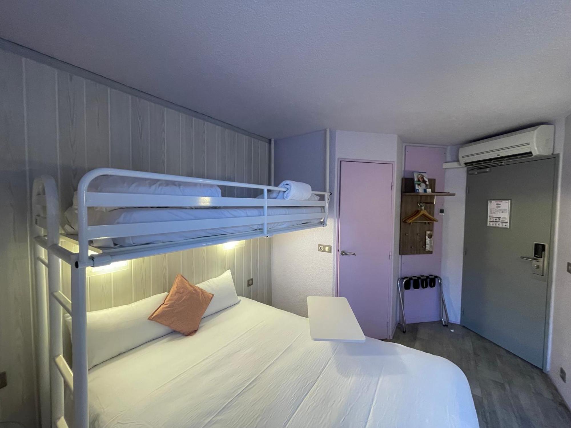 Brit Hotel Chambery Bagian luar foto
