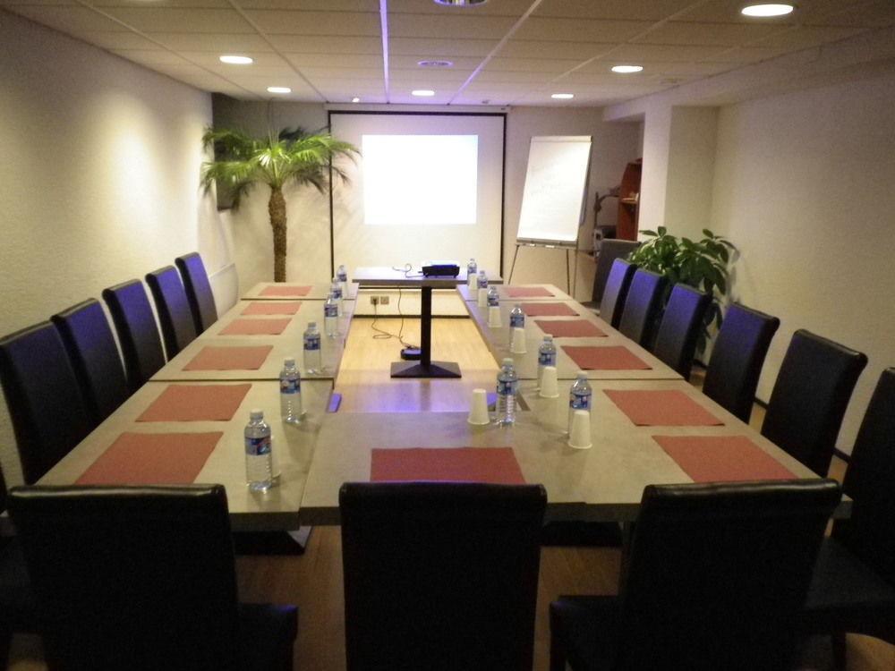 Brit Hotel Chambery Bagian luar foto