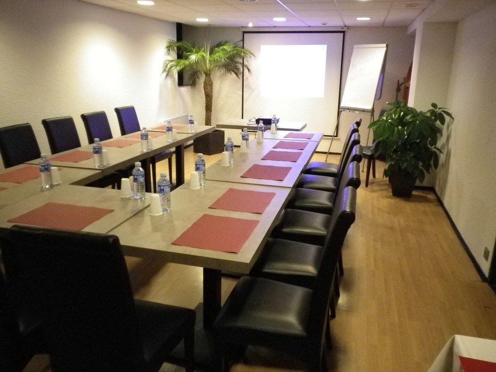 Brit Hotel Chambery Bagian luar foto