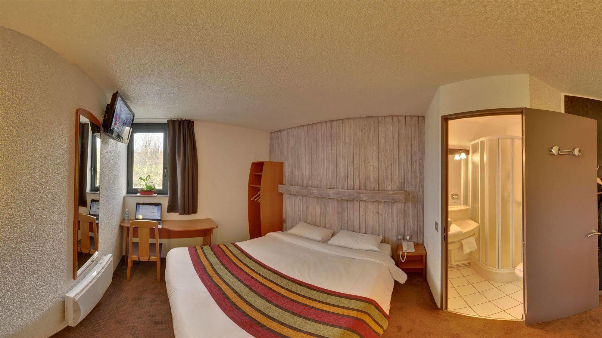 Brit Hotel Chambery Bagian luar foto