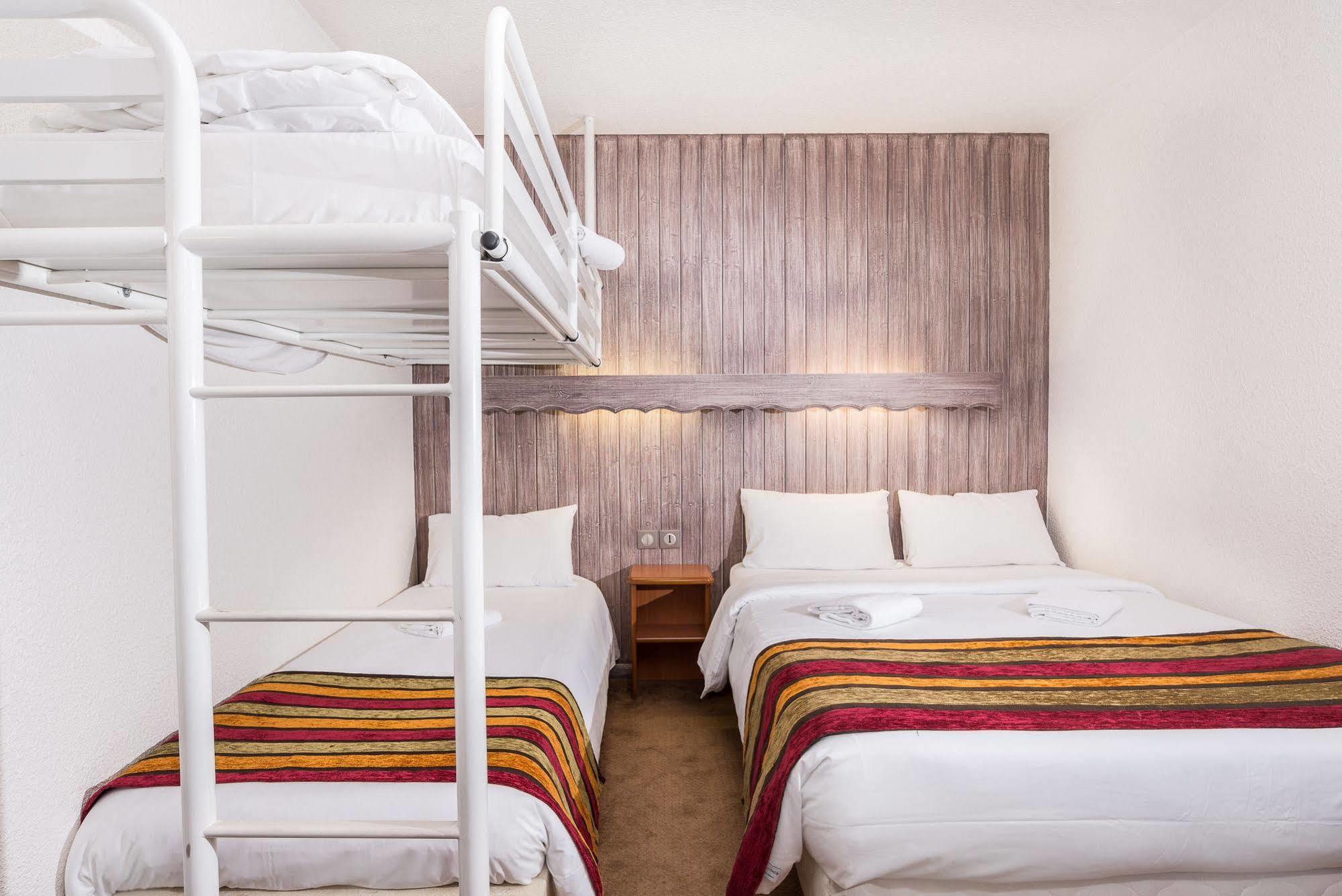 Brit Hotel Chambery Bagian luar foto