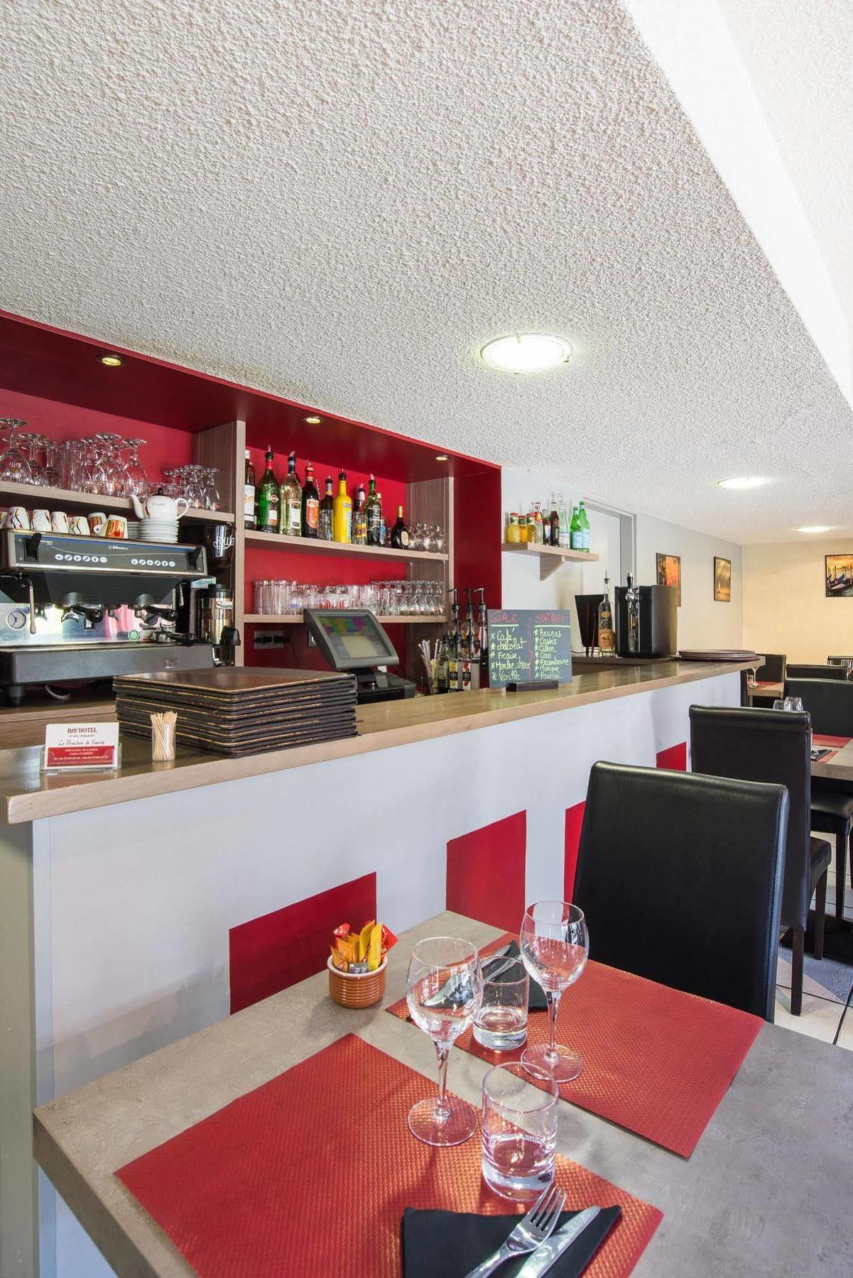 Brit Hotel Chambery Bagian luar foto