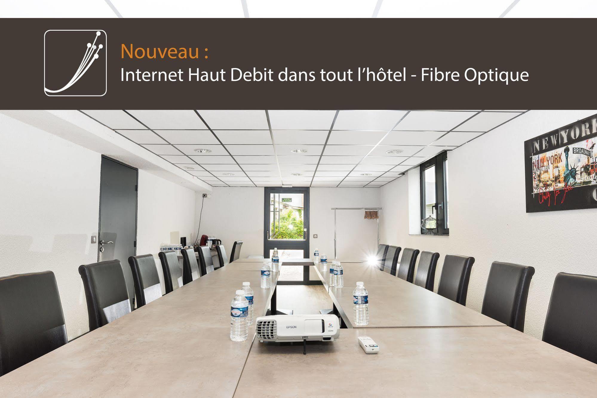 Brit Hotel Chambery Bagian luar foto