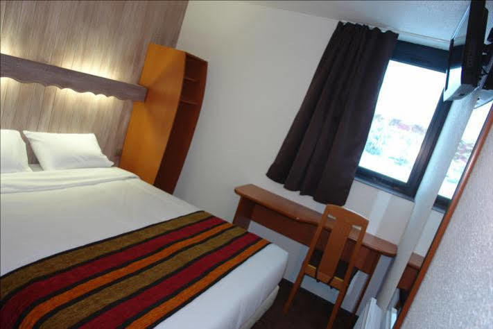 Brit Hotel Chambery Bagian luar foto
